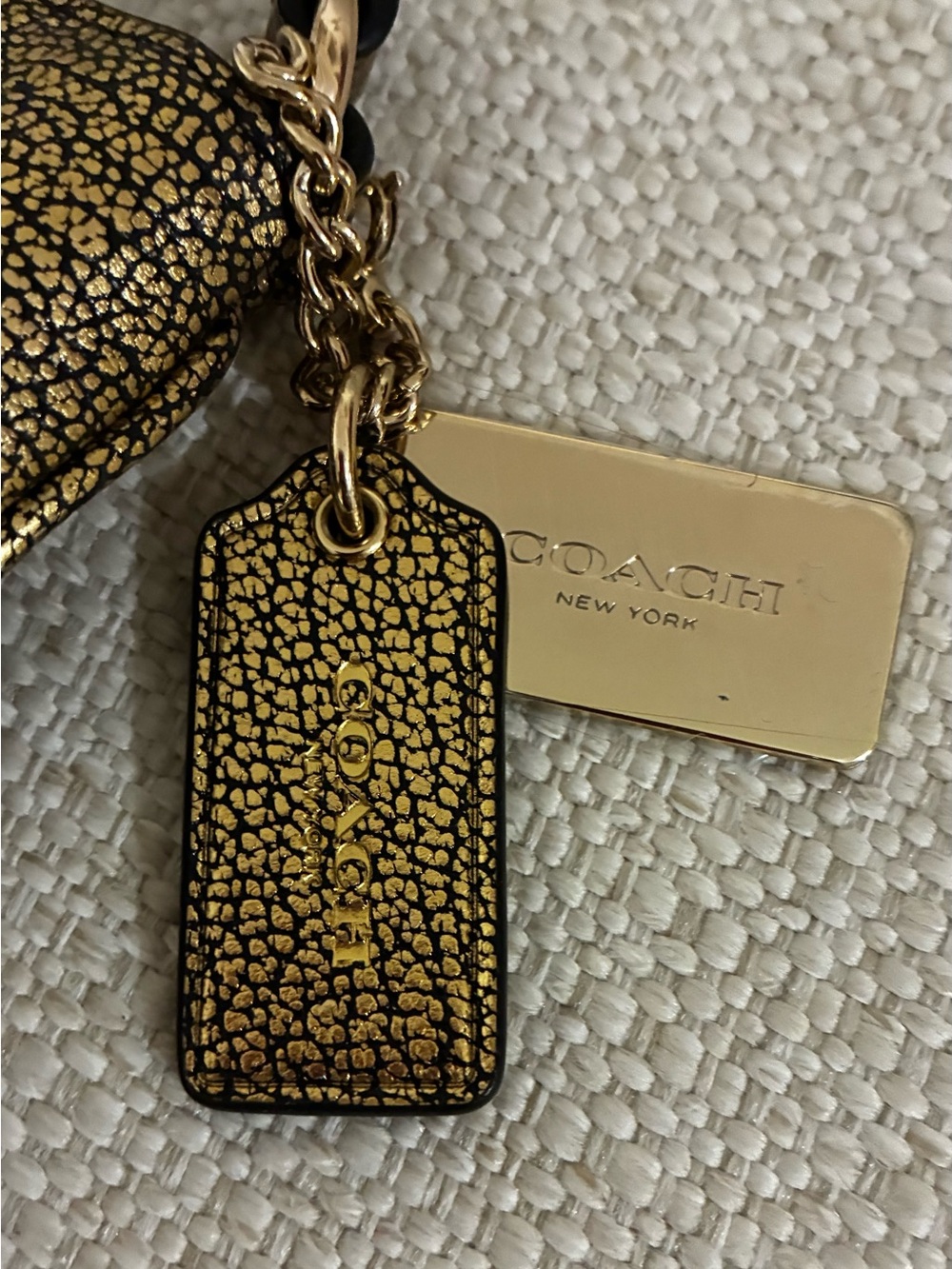 Coach NWOT Gold Metallic Swagger Swingpack in Polished Pebble Leather - Picture 3 of 14